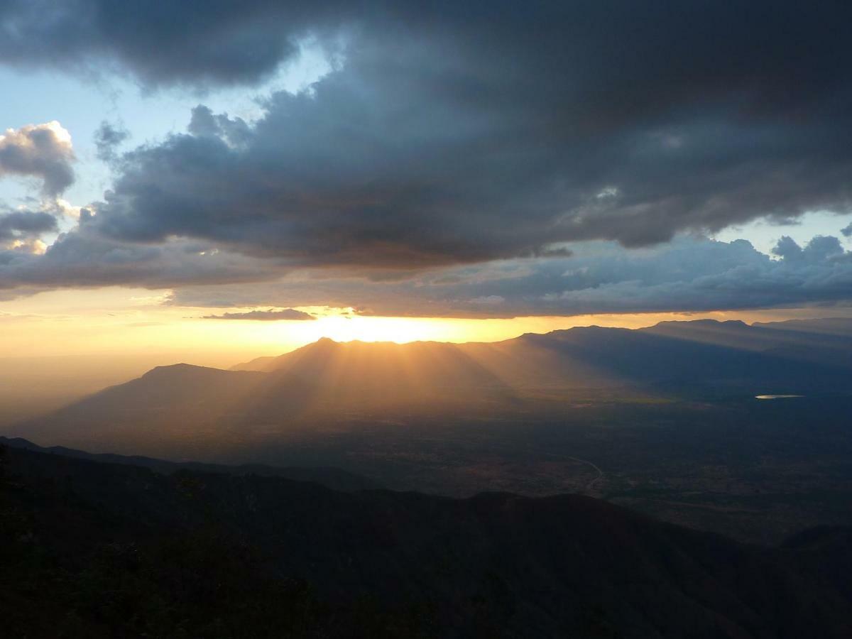 Mambo View Point Villa Ndungu Bagian luar foto